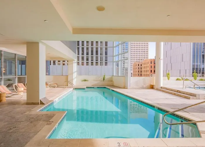 Apartamento Stylish High-rise 2br Dt Views Pool Parking Phoenix