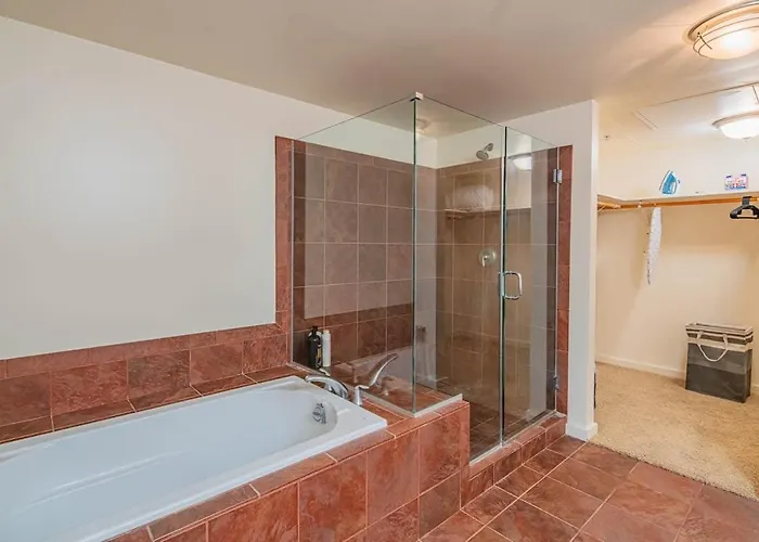 Apartamento Stylish High-rise 2br Dt Views Pool Parking *